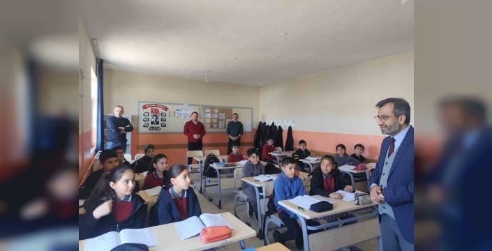 Gençler, Kur’an ile aydınlanıyor: Hediyem Kur’an Olsun projesi başladı