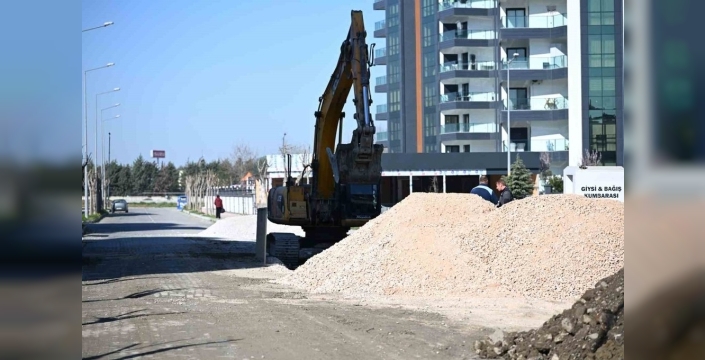 Güzelyurt'ta eski kanalizasyon hattı yenileniyor