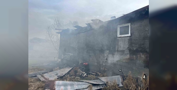 Iğdır'da yangın: Bir ev tamamen kül oldu