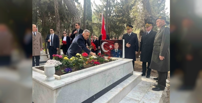 İzmir'de 18 Mart Çanakkale Zaferi'nin 111. yılı coşkuyla kutlandı