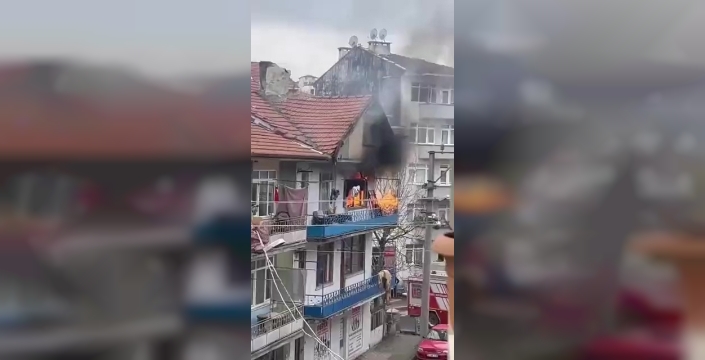 Kocaeli'de yangın sırasında elektrik kabloları patladı