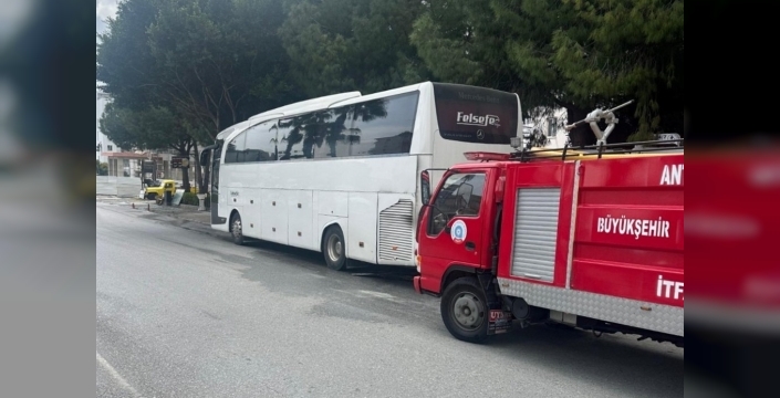 Manavgat'ta park halindeki otobüste yangın paniği