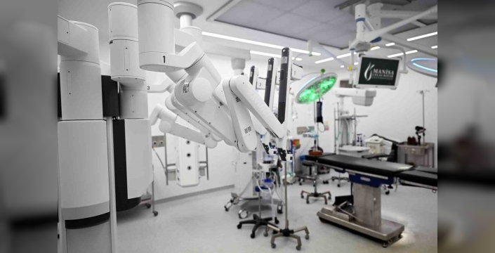 Manisa'da robotik cerrahi dönemi başladı: MCBÜ Hafsa Sultan Hastanesi'nde Da Vinci sistemi devrede