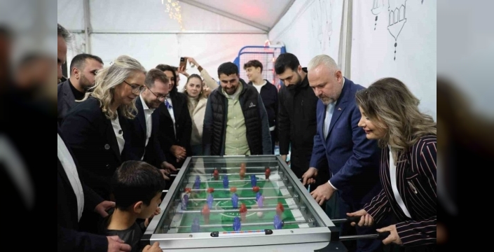 Menemen’de kadınlar, 8 Mart’ı coşkuyla kutladı