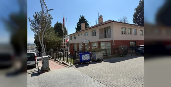 Murat Dağı'nın bereketi Gediz'e 'mülk' oldu: Şehrin kalbindeki bina belediyeye kazandırıldı