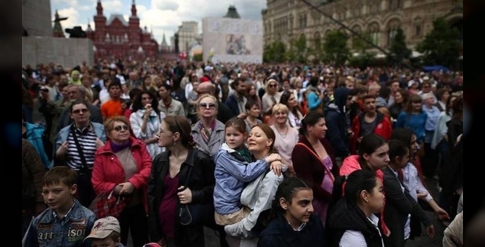 Rusya'da Savaş Ortasında Yoksulluk Oranları Tarihi Düşüş Yaşadı