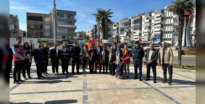 Salihli'de kadına yönelik şiddete karşı bilgilendirme etkinliği düzenlendi