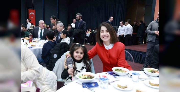 Samsun'da Kardeşlik Sofrası: Devlet Korumasındaki Çocuklar ve Aileler Birlikte İftar Yaptı