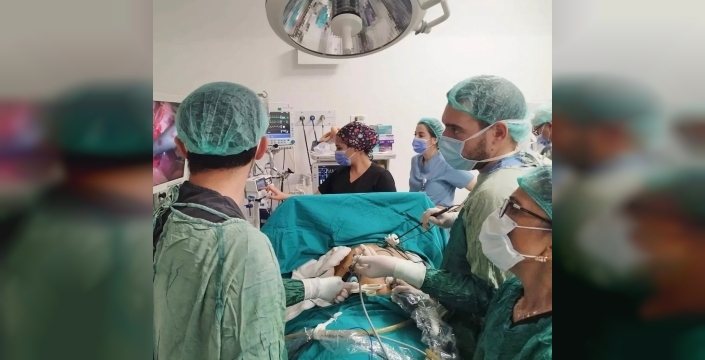 Şuhut Devlet Hastanesi'nden büyük başarı: Safra kesesi ameliyatı kapalı yöntemle yapıldı