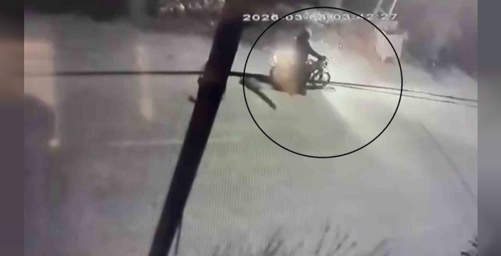 Ticari anlaşmazlıkta motosikletle gelen şahıs, borçlusunun evine ateş açtı