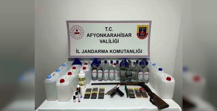 Afyonkarahisar'da jandarmadan sahte alkol operasyonu: İki kişi gözaltında