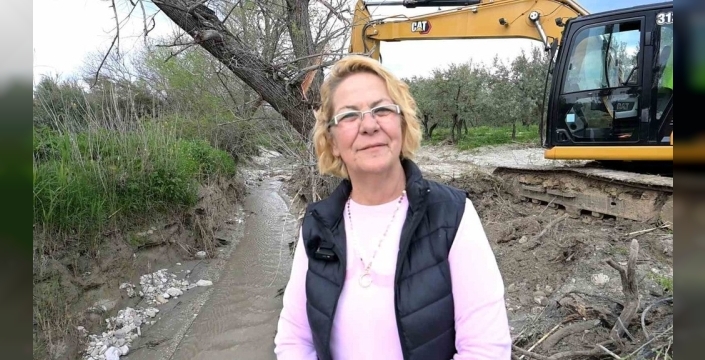 Akhisar'da 5 kilometrelik dere hattı temizleniyor