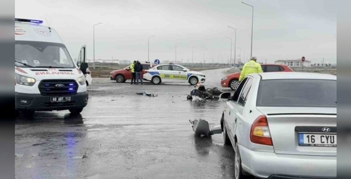 Aksaray'da feci kaza: Motosikletli genç otomobil kurbanı oldu!