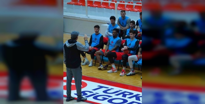 Aliağa Petkimspor'da Teknik Heyet Yenilendi: Yeni Yardımcı Antrenörler Göreve Başladı