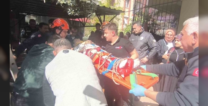 Apartman bahçesindeki dehşet! 10 yaşındaki çocuk 5 metrelik foseptik çukuruna düştü, annesi çaresizce izledi