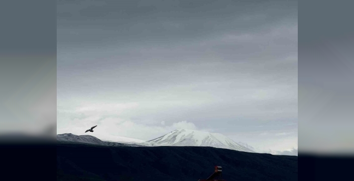 Bahar sürprizi: Iğdır Ovası nisan ayında yeniden beyaza büründü!