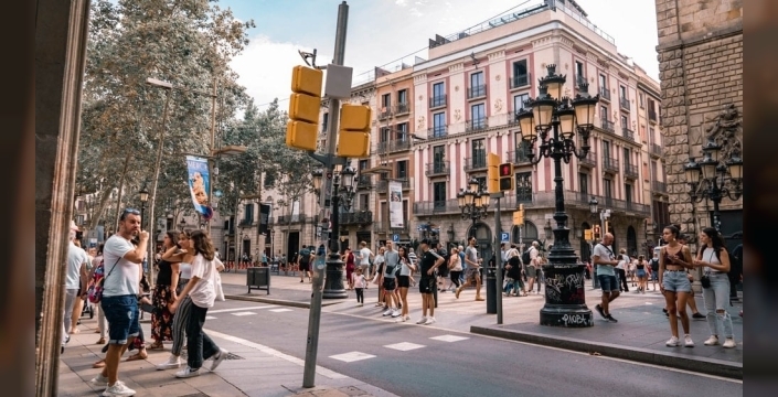 Barselona'da şaşırtan dönüşüm: Yıkılacak binalar, araçsız yeni mahalle!