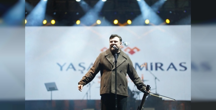 Bilecik'te Ekin Uzunlar rüzgarı: Unutulmaz bir konser