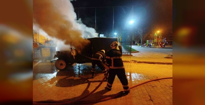 Bilecik'te seyir halindeki araç alev aldı