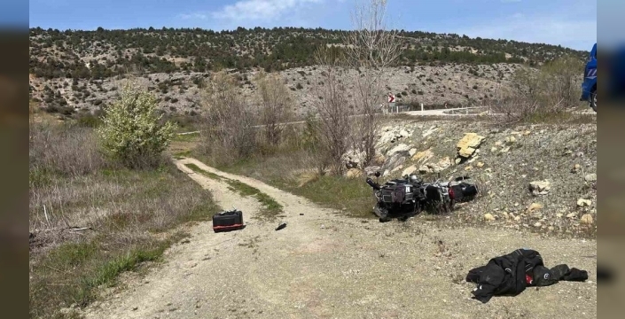 Bilecik'te tehlikeli anlar: Motosiklet tarlaya uçtu, sürücü yaralandı