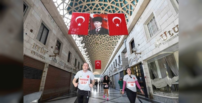 Bursa'nın fethinin 700. yılına özel tarihi kent koşusu heyecanı