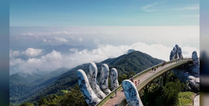 Da Nang'da dev ellerin taşıdığı sıra dışı Altın Köprü