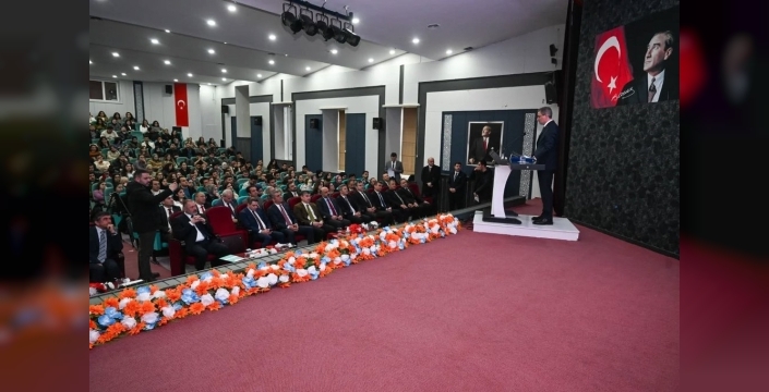 Erzurum'da 'İlk Ders' programı: Bakan Tekin'den öğretmen adaylarına tavsiyeler