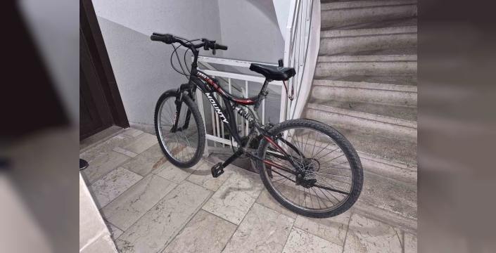 Eskişehir'de otomobil bisikletli kadına çarptı, yaralı hastaneye kaldırıldı