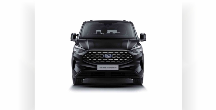 Ford Tourneo Custom, 9+1 koltuklu yeni modeliyle yollara çıkıyor
