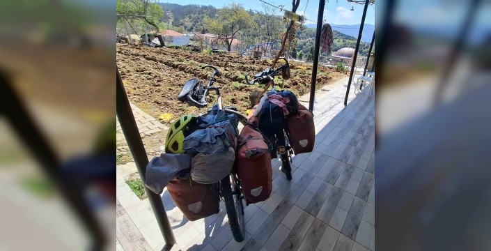 Fransız çift, Sarıgöl'de Türk misafirperverliğiyle tanıştı