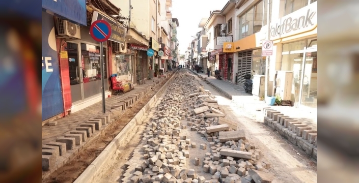 İncirliova'da Fevzi Paşa Caddesi yenileniyor, modern bir görünüme kavuşuyor