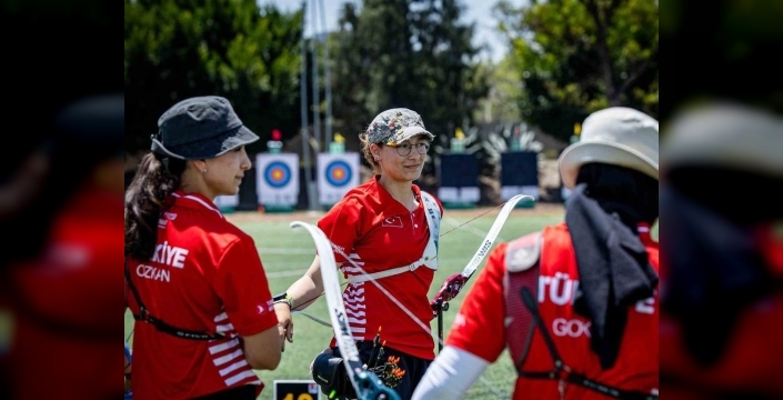 İzmirli okçu Dünya Kupası'nda gümüş madalya kazandı