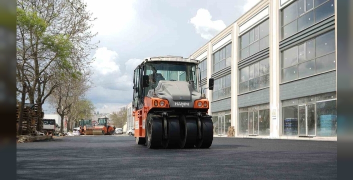 Kahramanmaraş'ta Toptancılar Sitesi'ne 3 kilometrelik sıcak asfalt yatırımı