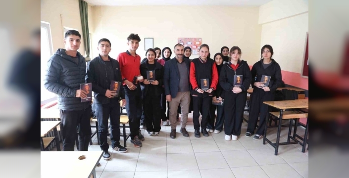 Lise öğrencisinden kadına şiddete isyan: Kadın cinayetlerini romanlaştırdı