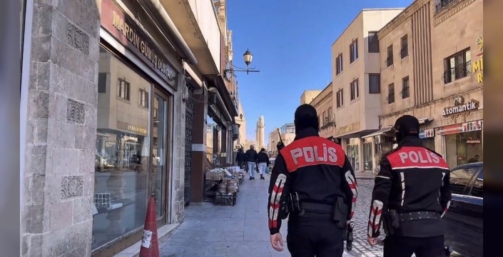 Mardin'de nefes kesen operasyon: Ruhsatsız silahlar polisten kaçamadı!