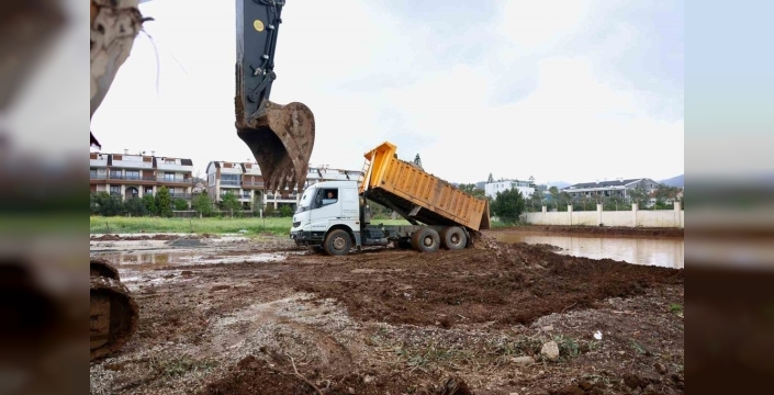 Marmaris'te sosyal yaşam için yeni alanlar inşa ediliyor