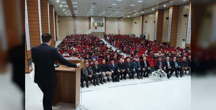 Mehmet Akif Ersoy'un gözünden Çanakkale ruhu Erzincan'da canlandı