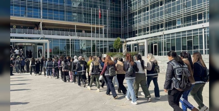 Narkotik polisi 'Cono'lara nefes aldırmadı: 55 kişi gözaltında!