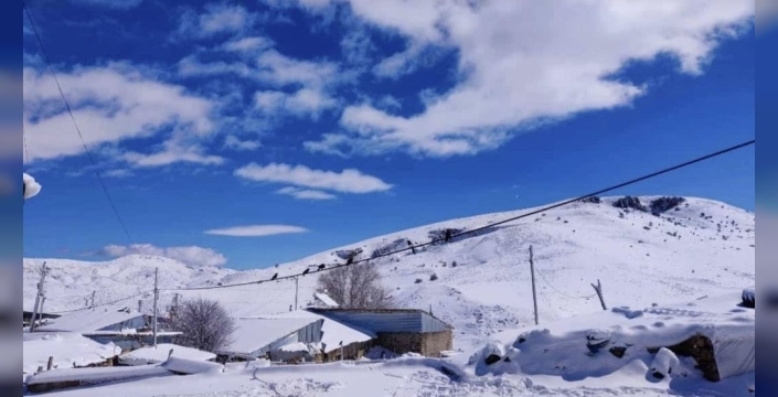 Nisan ayında sürpriz karla Aşkale beyaza büründü