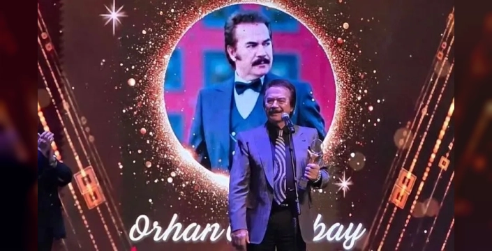 Orhan Gencebay'dan duygusal anlar: Atatürk'e minnet ve gençlere çağrı