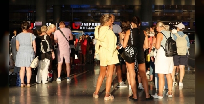 Rus turistlerin gözdesi değişti: BAE'den Türkiye'ye büyük kayış