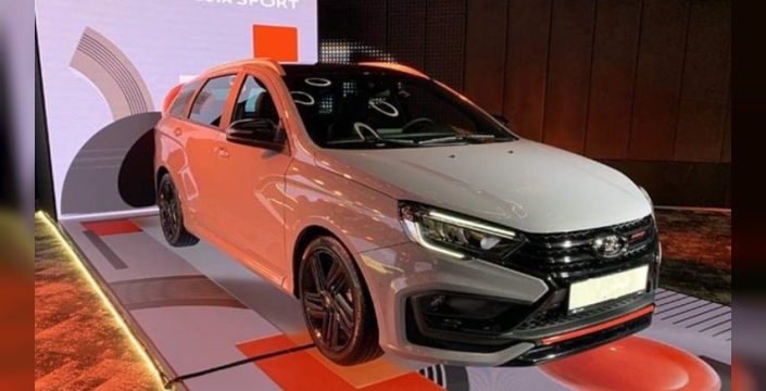 Rusya'dan otomotiv hamlesi: Kendi ürettiği yeni Lada Vesta Sport yollara çıktı