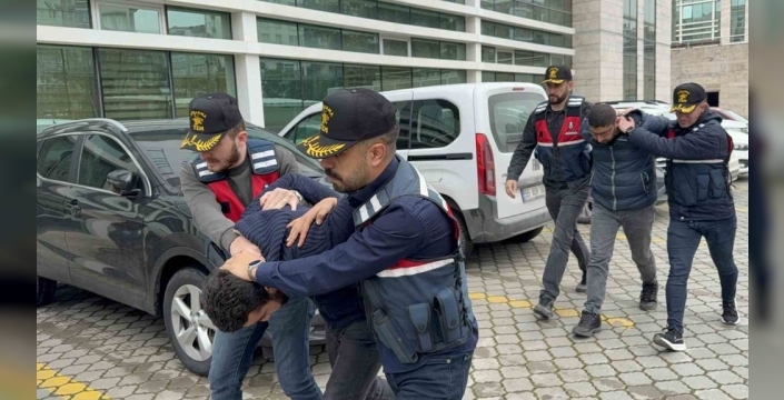 Samsun'da DEAŞ şüphelilerine nefes kesen şafak operasyonu: İki yabancı uyruklu şahıs yakalandı!