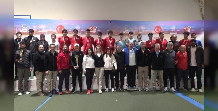 Samsunspor, çim topu şampiyonasında şampiyonluk ve ikincilik elde etti