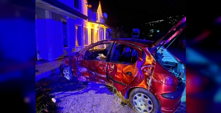 Sapanca'da dehşet anları: Kontrolden çıkan otomobil evin duvarına böyle daldı, 9 kişi yaralandı!