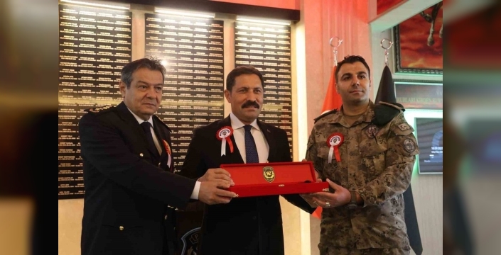 Şehit babasının üniformasını giydi: Kızından gururlandıran meslek tercihi