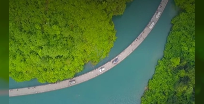 Suyun üstünde yüzen köprü, kazadan sonra tekrar hizmette