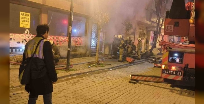 Zeytinburnu'nda tekstil atölyesinde yangın paniği