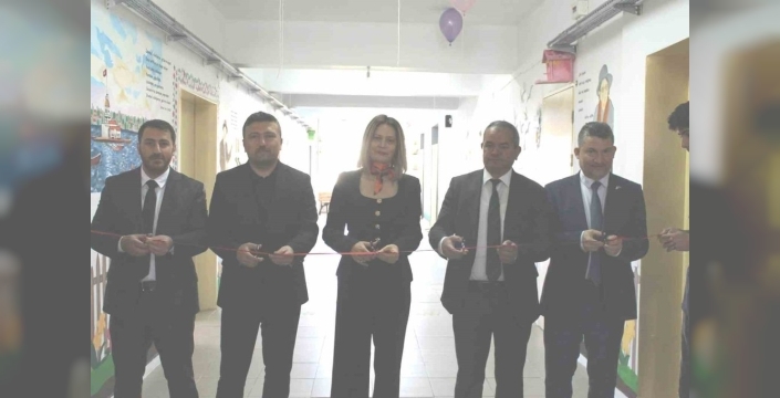 Altıntaş'ta edebiyat sokağı açıldı, duygusal anlar yaşandı