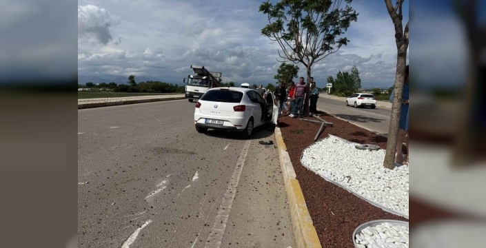 Antalya'da kan donduran kaza: Kamyonet devrildi, 7 kişi yaralandı!